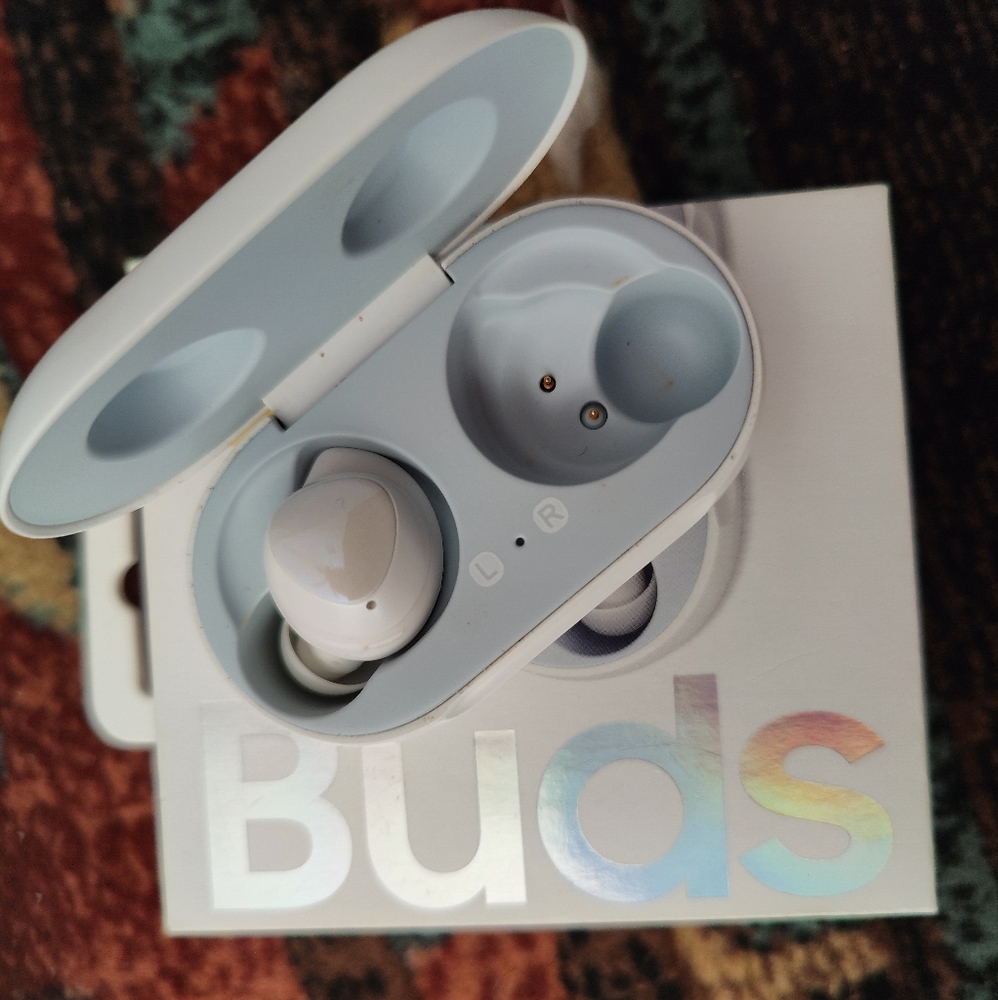 Samsung earbuds sm-r170 EUC